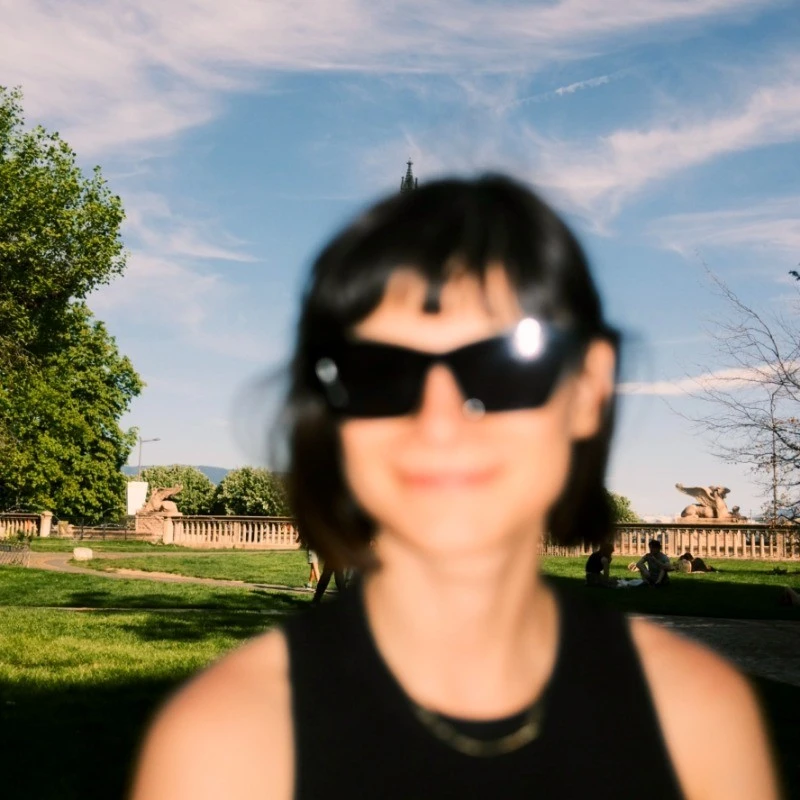 Ioana Truşcă - Graphic Designer